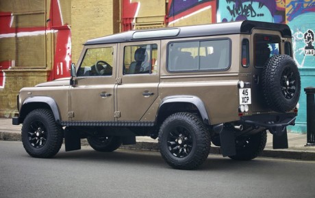 Land Rover Defender 2011